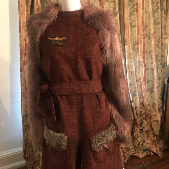 Burgundy romper with fur sleeves 8